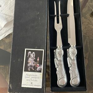 Arthur Court carving set. New